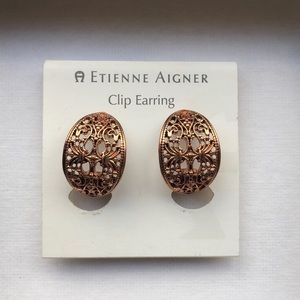 Etienne Aigner clip earring